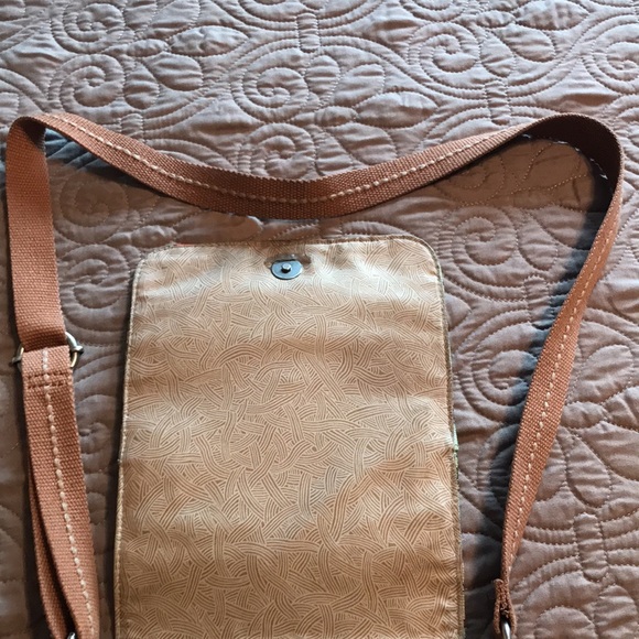 Sakroots Crossbody in EUC - Picture 10 of 12